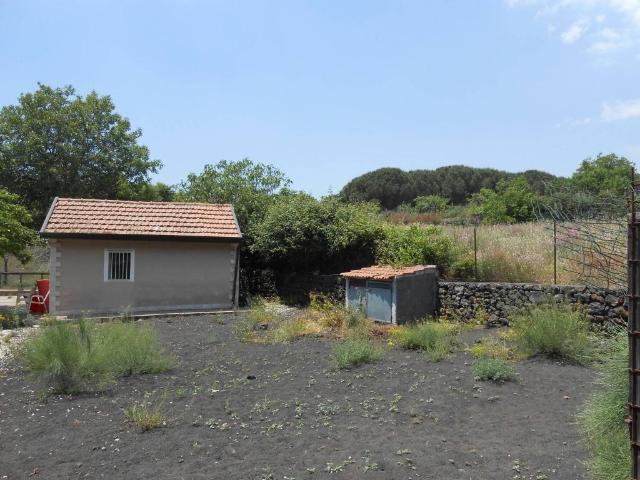 Terreno in vendita a Nicolosi CT