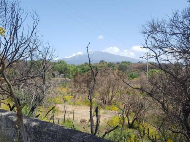 Terreno in vendita a Nicolosi CT