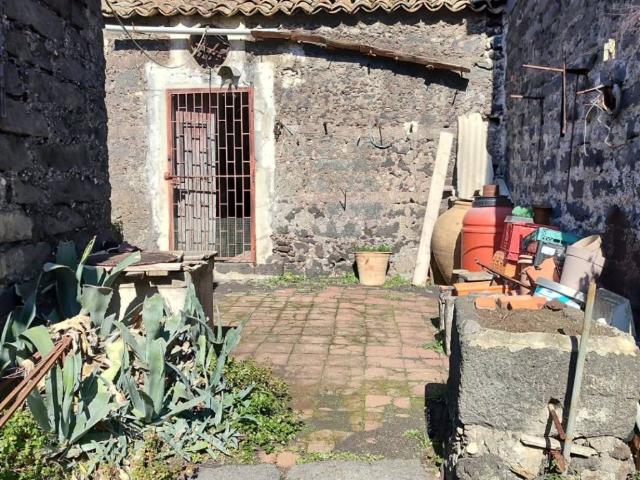 Terreno in vendita a Nicolosi CT