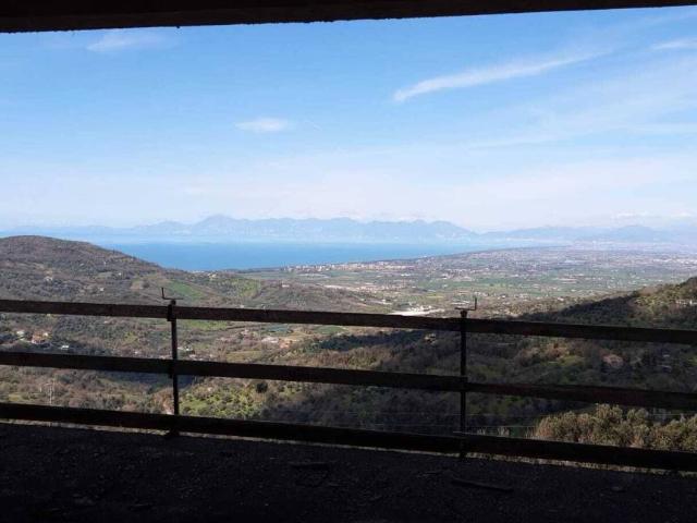Terreno in vendita a Ogliastro Cilento SA