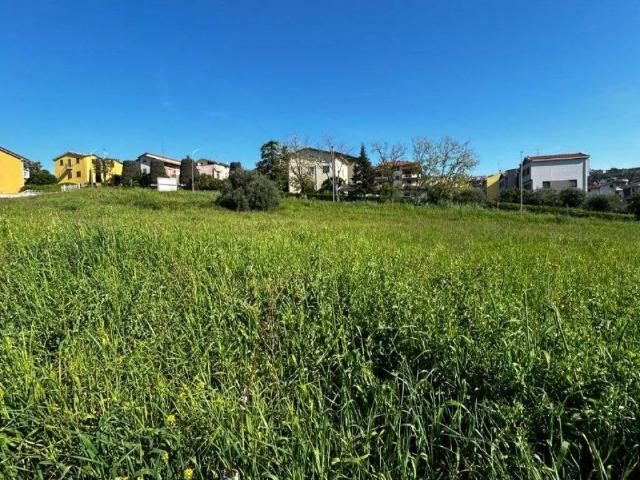 Terreno in vendita a Osimo AN