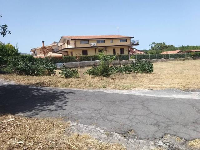 Terreno in vendita a Pedara CT