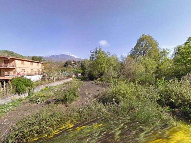Terreno in vendita a Pedara CT