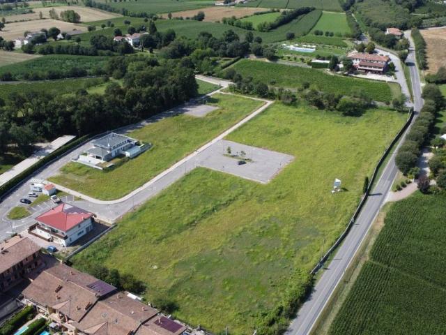 Terreno in vendita a Peschiera del Garda VR