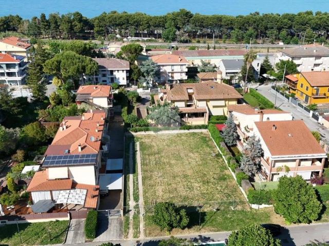 Terreno in vendita a Pineto TE
