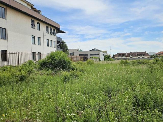 Terreno in vendita a Pogliano Milanese MI