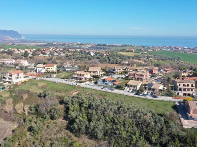 Terreno in vendita a Porto Recanati MC