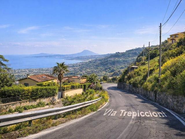 Terreno in vendita a Pozzuoli NA