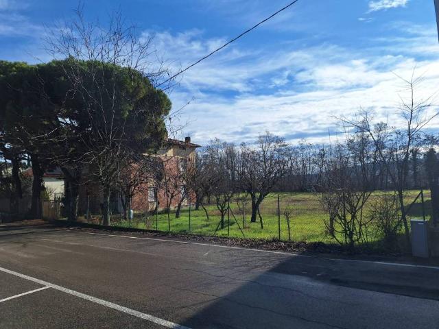 Terreno in vendita a Quattro Castella RE
