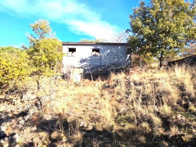 Terreno in vendita a Ragalna CT