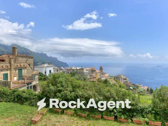 Terreno in vendita a Ravello SA