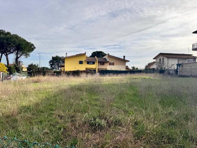 Terreno in vendita a Roma RM
