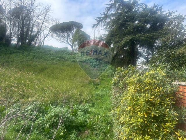 Terreno in vendita a Roma RM