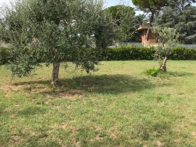 Terreno in vendita a Roma RM