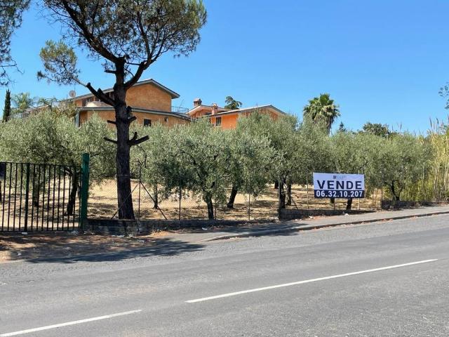 Terreno in vendita a Roma RM
