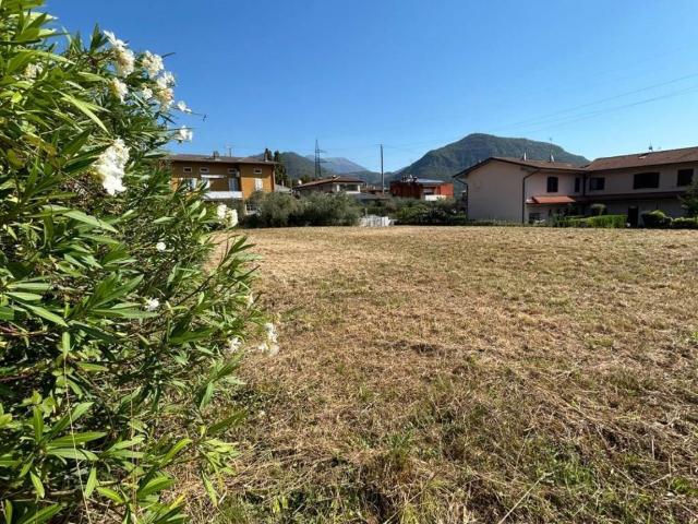 Terreno in vendita a Roè Volciano BS