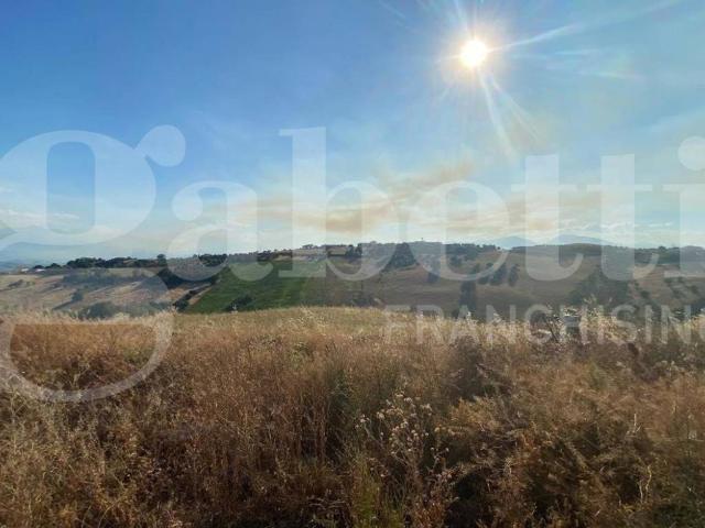 Terreno in vendita a Roseto degli Abruzzi TE