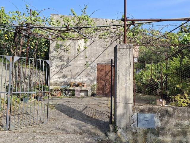 Terreno in vendita a Santa Teresa di Riva ME
