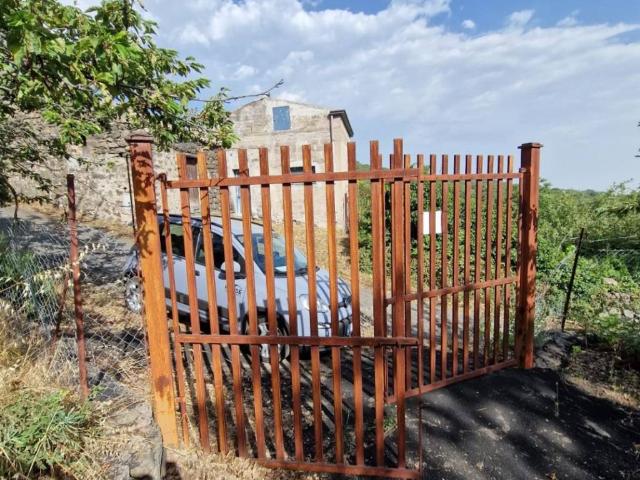 Terreno in vendita a Santa Maria di Licodia CT