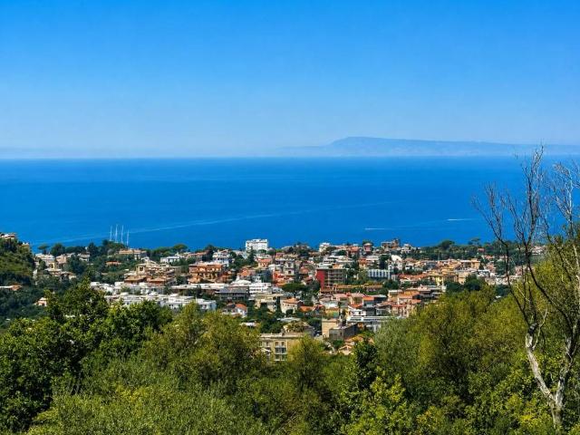 Terreno in vendita a Sant'Agnello NA