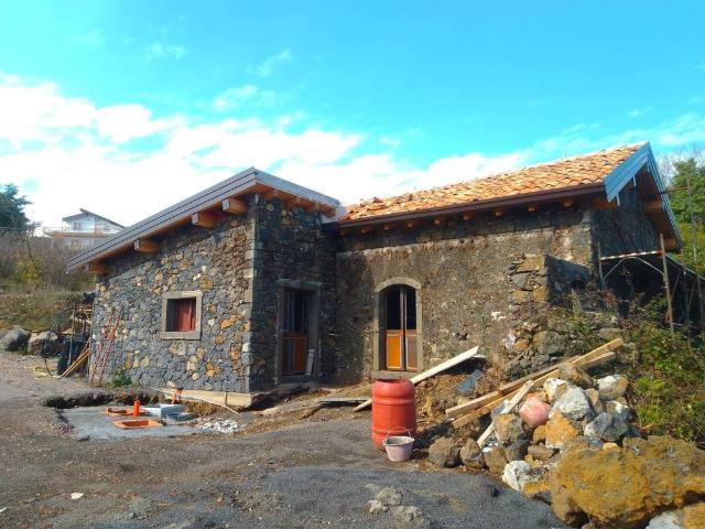 Terreno in vendita a Sant'Alfio CT