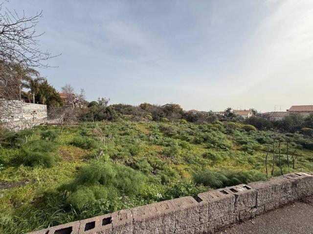 Terreno in vendita a San Giovanni la Punta CT