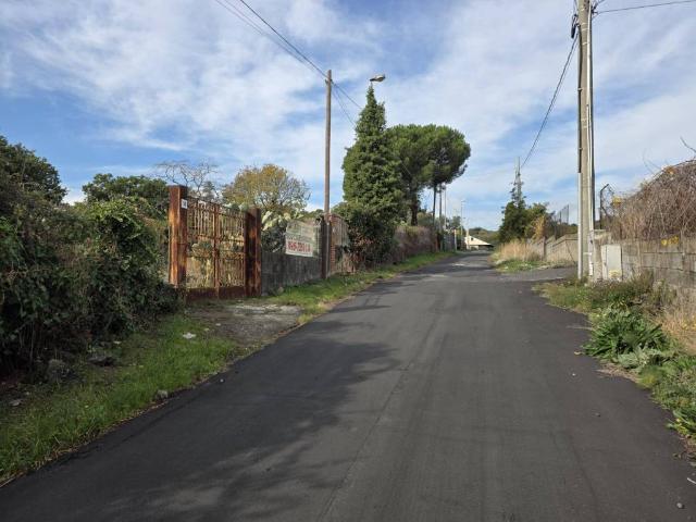 Terreno in vendita a San Giovanni la Punta CT