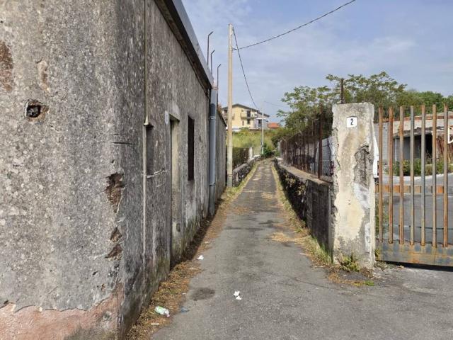 Terreno in vendita a San Giovanni la Punta CT
