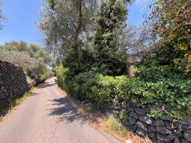 Terreno in vendita a San Giovanni la Punta CT