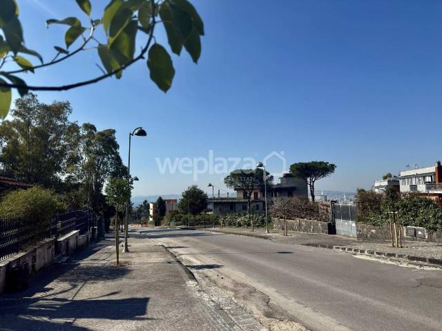 Terreno in vendita a San Sebastiano al Vesuvio NA
