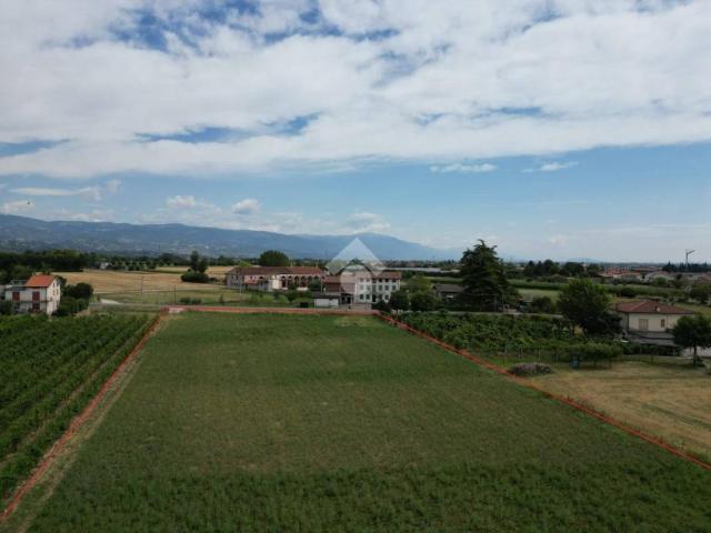 Terreno in vendita a Sandrigo VI