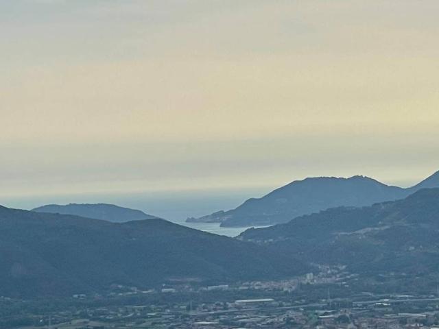 Terreno in vendita a Sarzana SP