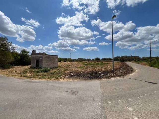 Terreno in vendita a Sava TA