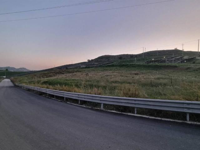 Terreno in vendita a Serradifalco CL