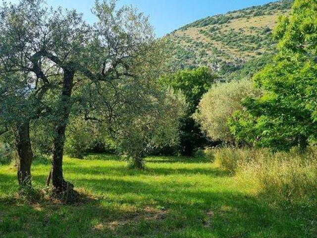 Terreno in vendita a Sicignano degli Alburni SA