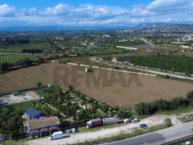 Terreno in vendita a Siracusa, Carrozziere