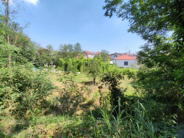 Terreno in vendita a Solaro MI