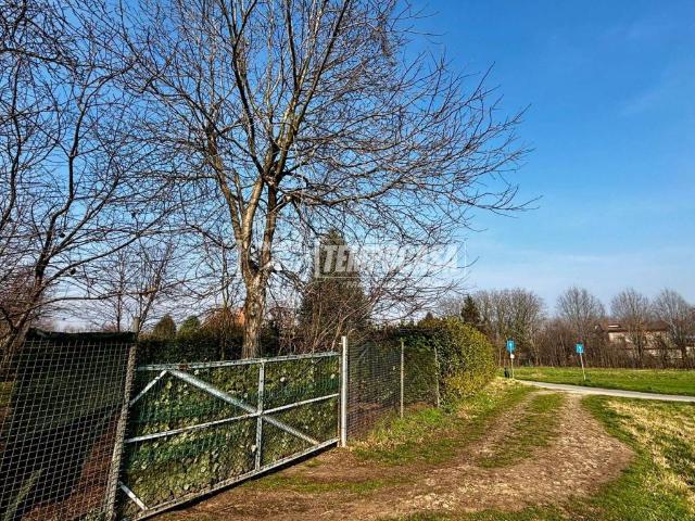 Terreno in vendita a Sovico MB
