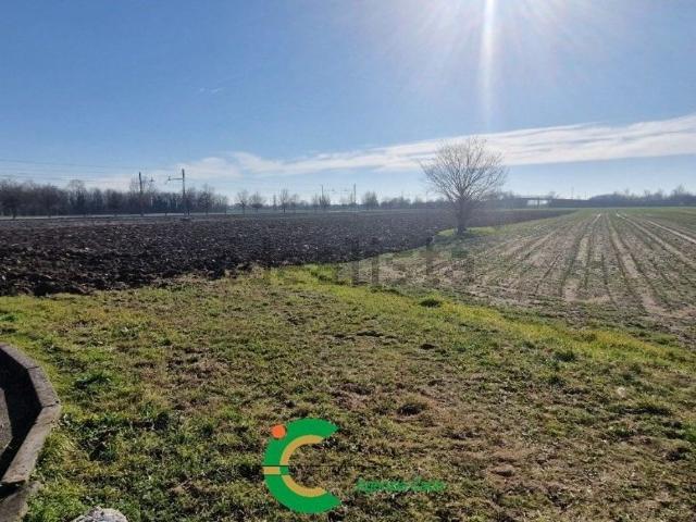 Terreno in vendita di 10400 m²