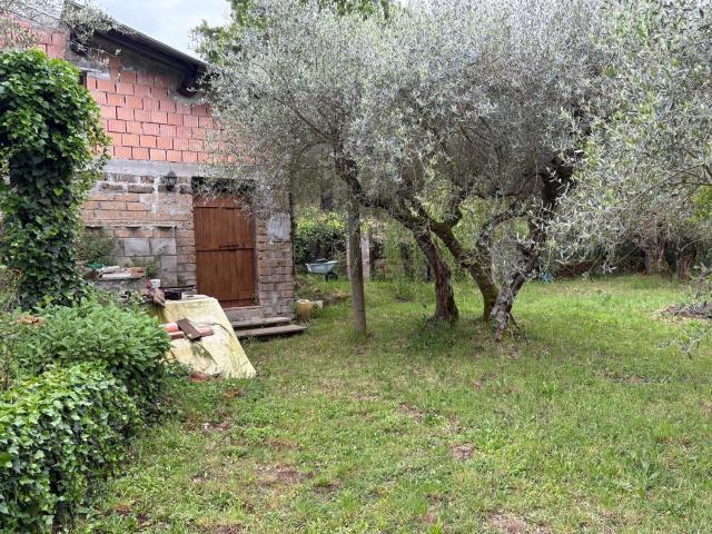 Terreno in vendita di 10500 m² in Strada Sant&apos Angelo