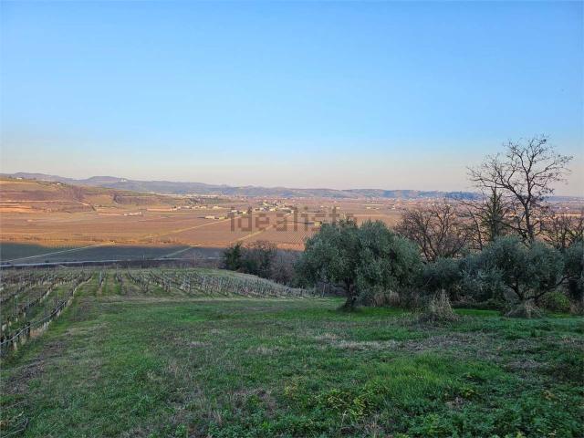 Terreno in vendita di 1050 m² in Via Cavalline