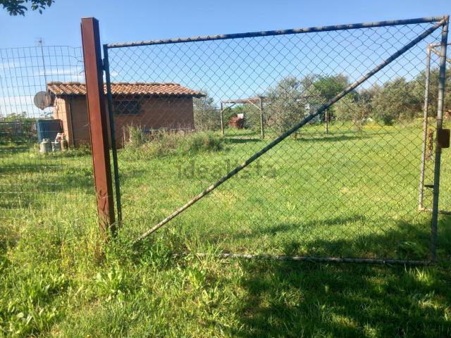 Terreno in vendita di 1050 m² in Via dell&apos Ortolano