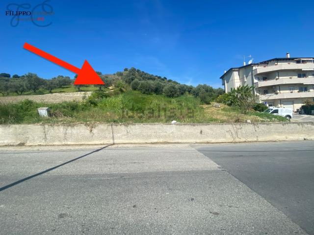 Terreno in vendita di 1050 m² in Viale Italia, 20