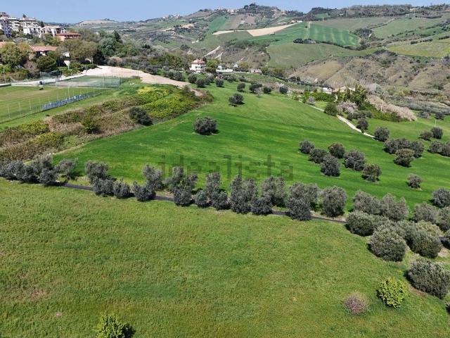 Terreno in vendita di 10570 m² in Contrada Bora Ragnola