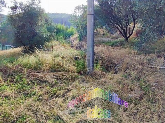 Terreno in vendita di 1073 m² in Via Lucchese