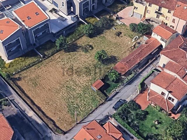 Terreno in vendita di 1070 m² in Via Ara