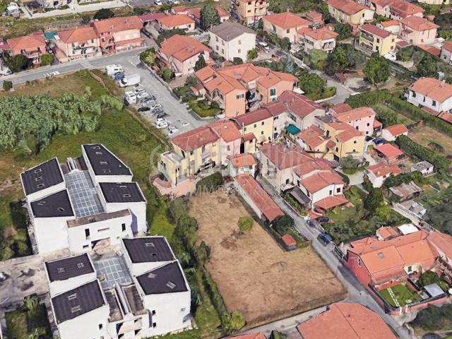 Terreno in vendita di 1070 m² in Via Ara