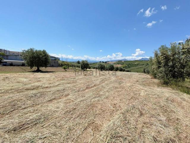 Terreno in vendita di 10762 m² in Contrada San Biagio