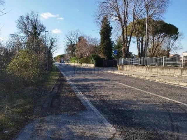Terreno in vendita di 10766 m² in Borgo Piave
