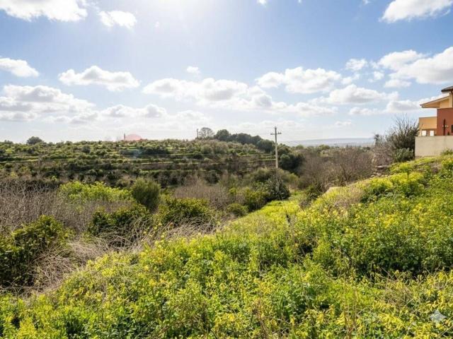 Terreno in vendita di 1090 m² in Via Eschilo, 1